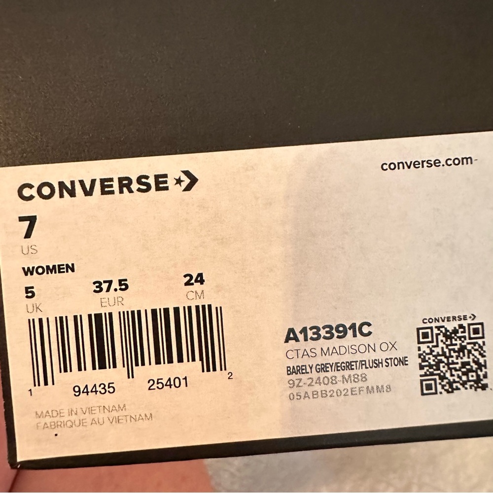 Women’s Converse Light Gray Leather Sneakers - Picture 8 of 8